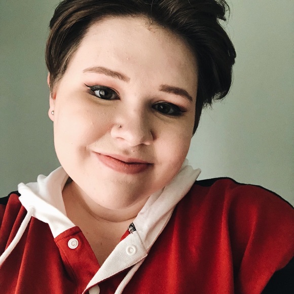 Meet your Posher, Isabel - Picture 1 of 1